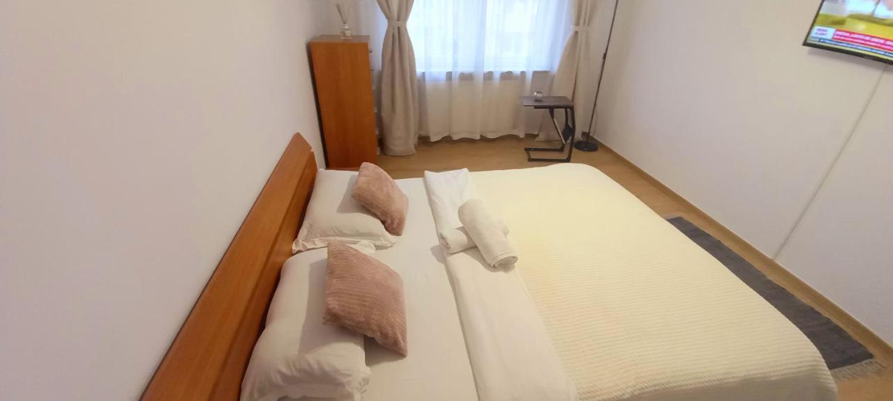 33 Coquette Apartment Baia Mare Exterior foto